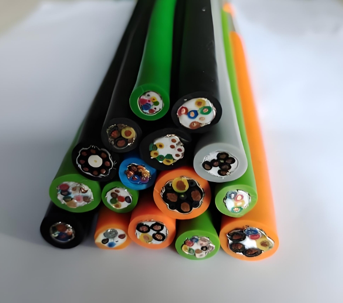廣東金聯(lián)宇電纜告訴您機(jī)器人電纜要求有哪些呢？.jpg